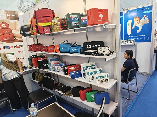 즉시 출시용 ReadyGuard Solutions의 필수 72시간 비상 키트로 대비하세요.